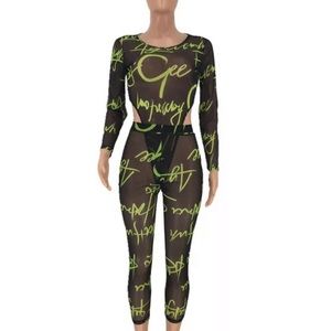 Graffiti two piece set